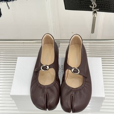 MaisonMargiela|MM6马吉拉 复古分趾玛丽珍鞋 谁懂马吉拉这双的魅力 复古分趾玛丽珍鞋型 招牌分趾灵魂设计 MaisonMargiela|MM6马吉拉 复古分趾玛丽珍鞋 谁懂马吉拉这双的魅力 复古分趾玛丽珍鞋型 招牌分趾灵魂设计