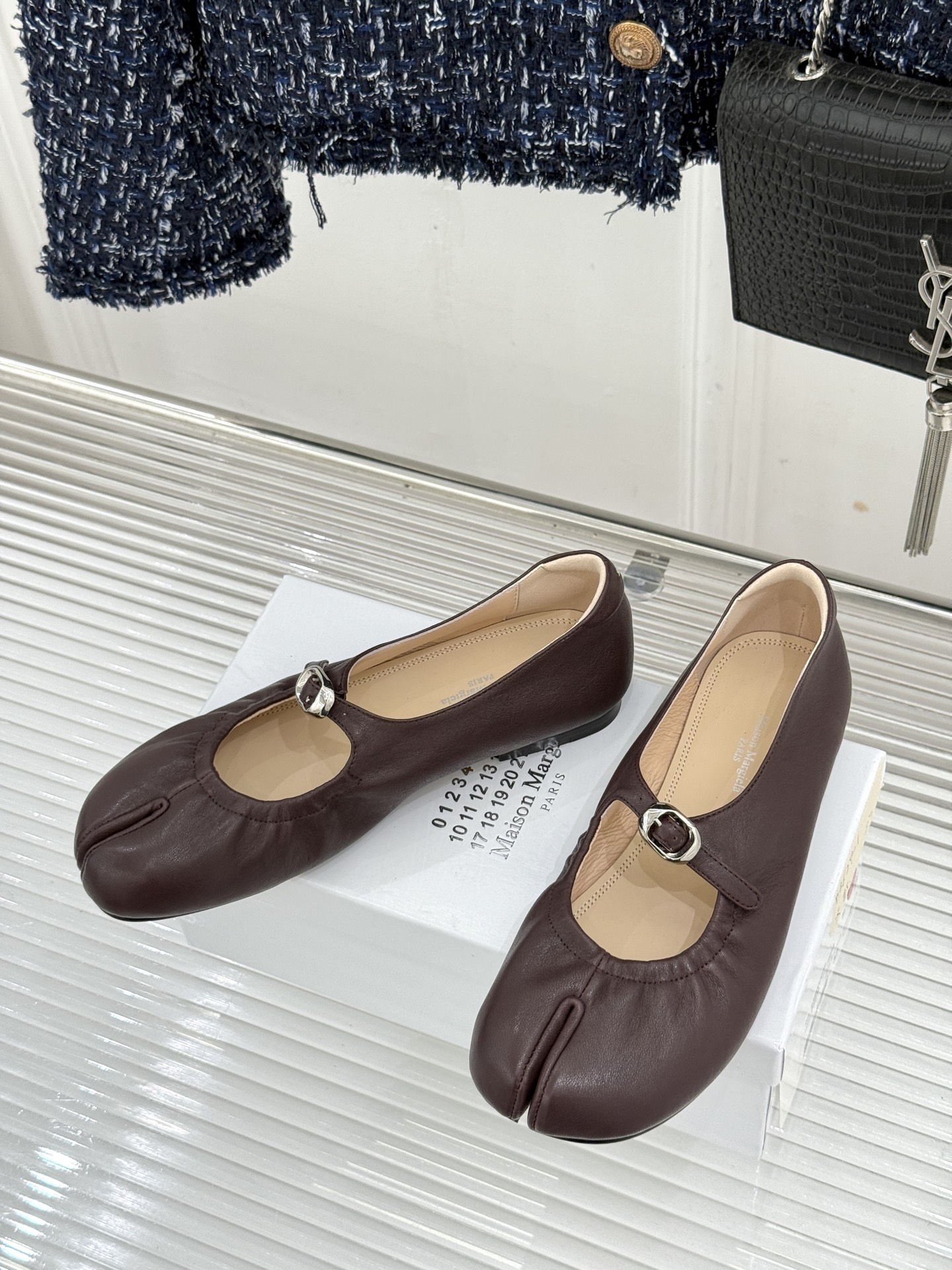 MaisonMargiela|MM6马吉拉 复古分趾玛丽珍鞋 谁懂马吉拉这双的魅力 复古分趾玛丽珍鞋型 招牌分趾灵魂设计 MaisonMargiela|MM6马吉拉 复古分趾玛丽珍鞋 谁懂马吉拉这双的魅力 复古分趾玛丽珍鞋型 招牌分趾灵魂设计