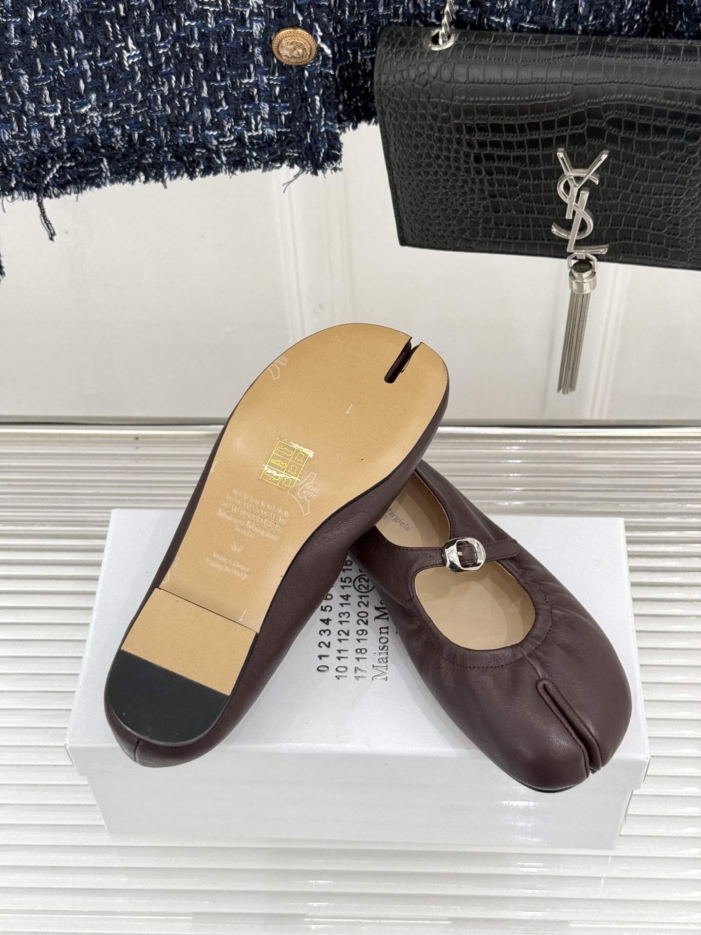 MaisonMargiela|MM6马吉拉 复古分趾玛丽珍鞋 谁懂马吉拉这双的魅力 复古分趾玛丽珍鞋型 招牌分趾灵魂设计 MaisonMargiela|MM6马吉拉 复古分趾玛丽珍鞋 谁懂马吉拉这双的魅力 复古分趾玛丽珍鞋型 招牌分趾灵魂设计