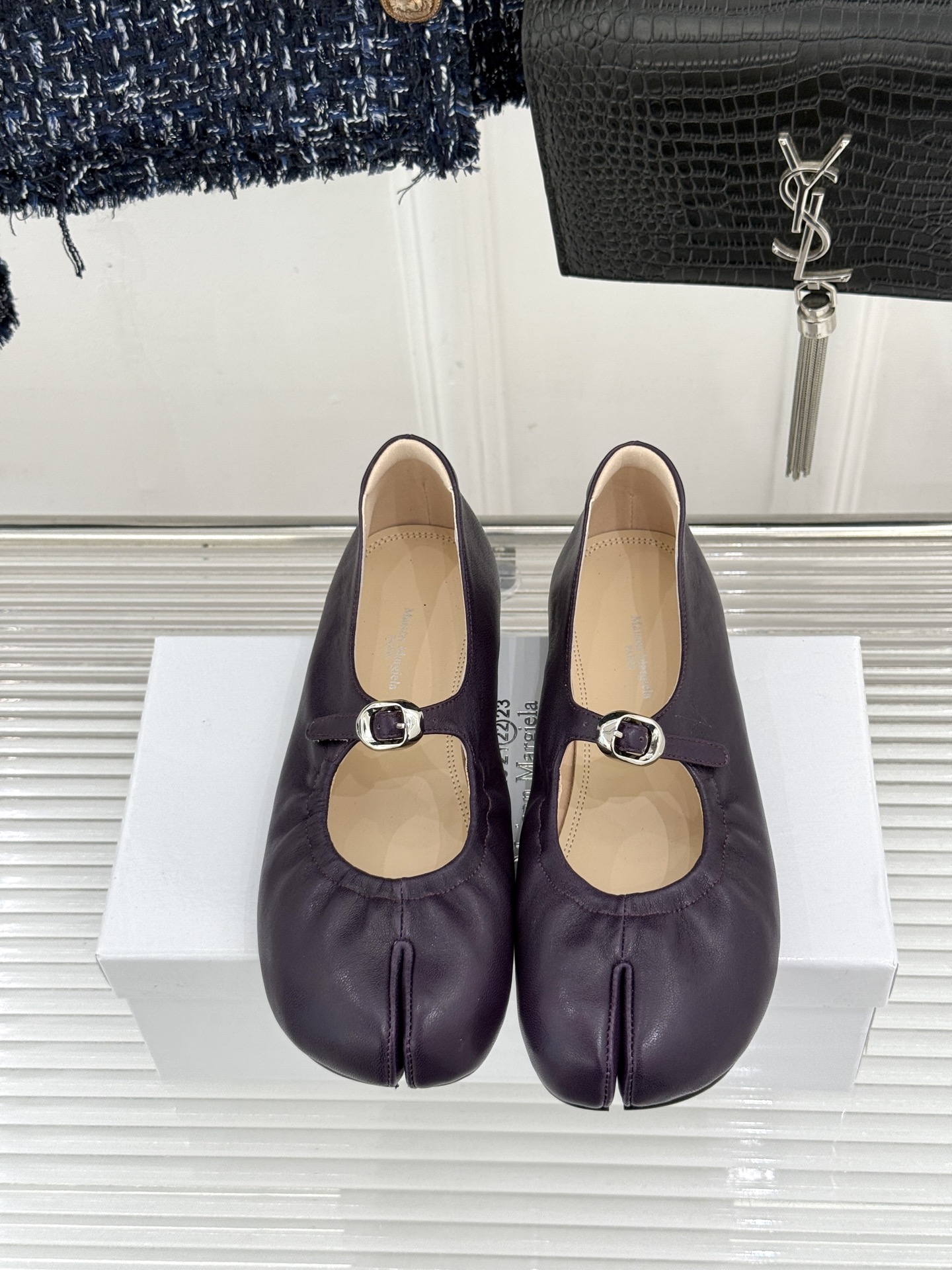 MaisonMargiela｜MM6马吉拉 复古分趾玛丽珍鞋 谁懂马吉拉这双的魅力 复古分趾玛丽珍鞋型 招牌分趾灵魂设计