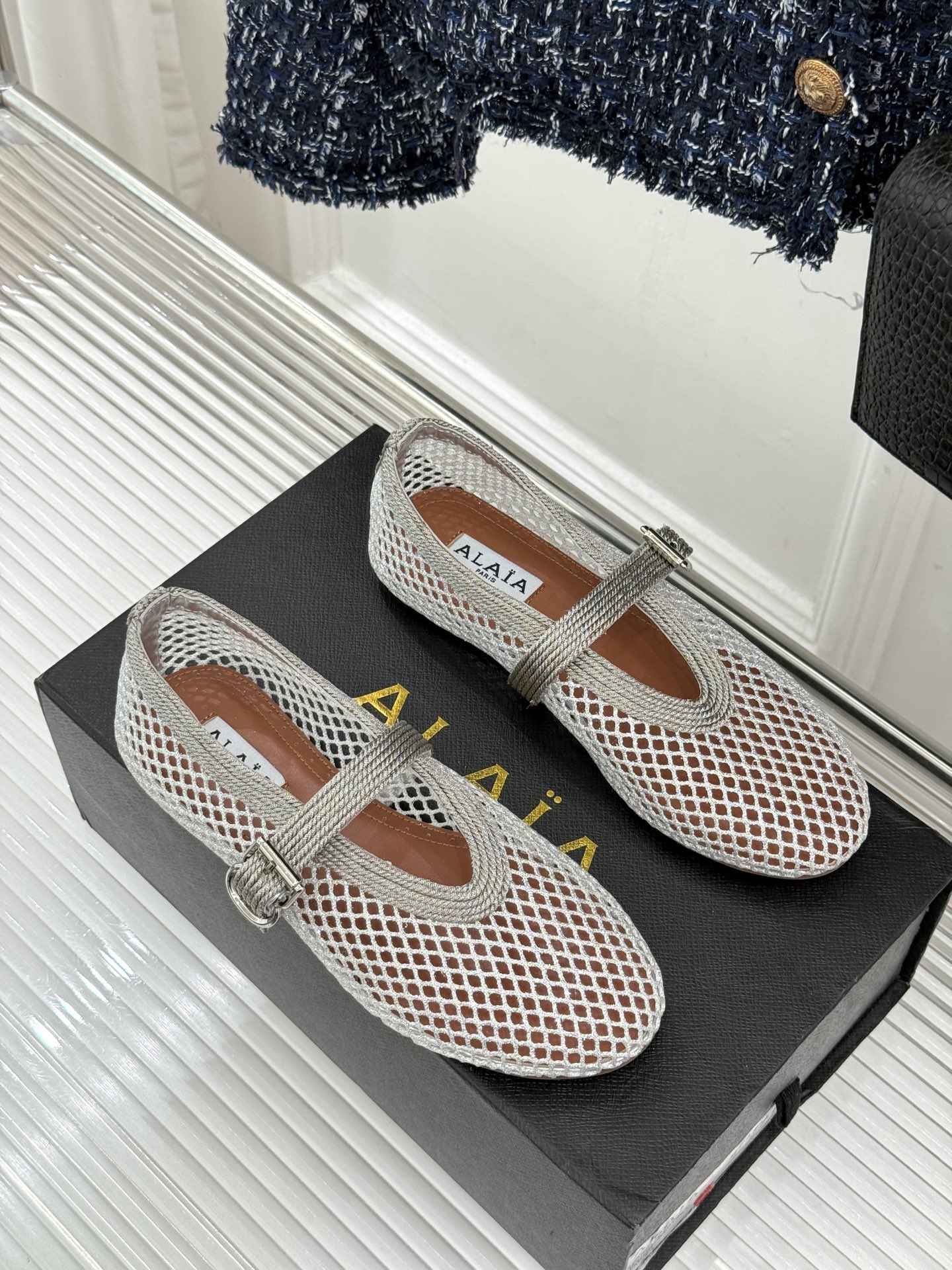 原版盒＋10 ALAÏA /阿莱雅 26WF新品 镂空网面平底玛丽珍鞋 网面镂空平底玛丽珍鞋 精致网格通透又轻盈 绒面锁