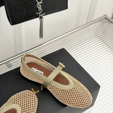 原版盒+10 ALAÏA /阿莱雅 26WF新品 镂空网面平底玛丽珍鞋 网面镂空平底玛丽珍鞋 精致网格通透又轻盈 绒面锁 原版盒+10 ALAÏA /阿莱雅 26WF新品 镂空网面平底玛丽珍鞋 网面镂空平底玛丽珍鞋 精致网格通透又轻盈 绒面锁