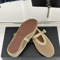 原版盒+10 ALAÏA /阿莱雅 26WF新品 镂空网面平底玛丽珍鞋 网面镂空平底玛丽珍鞋 精致网格通透又轻盈 绒面锁 原版盒+10 ALAÏA /阿莱雅 26WF新品 镂空网面平底玛丽珍鞋 网面镂空平底玛丽珍鞋 精致网格通透又轻盈 绒面锁