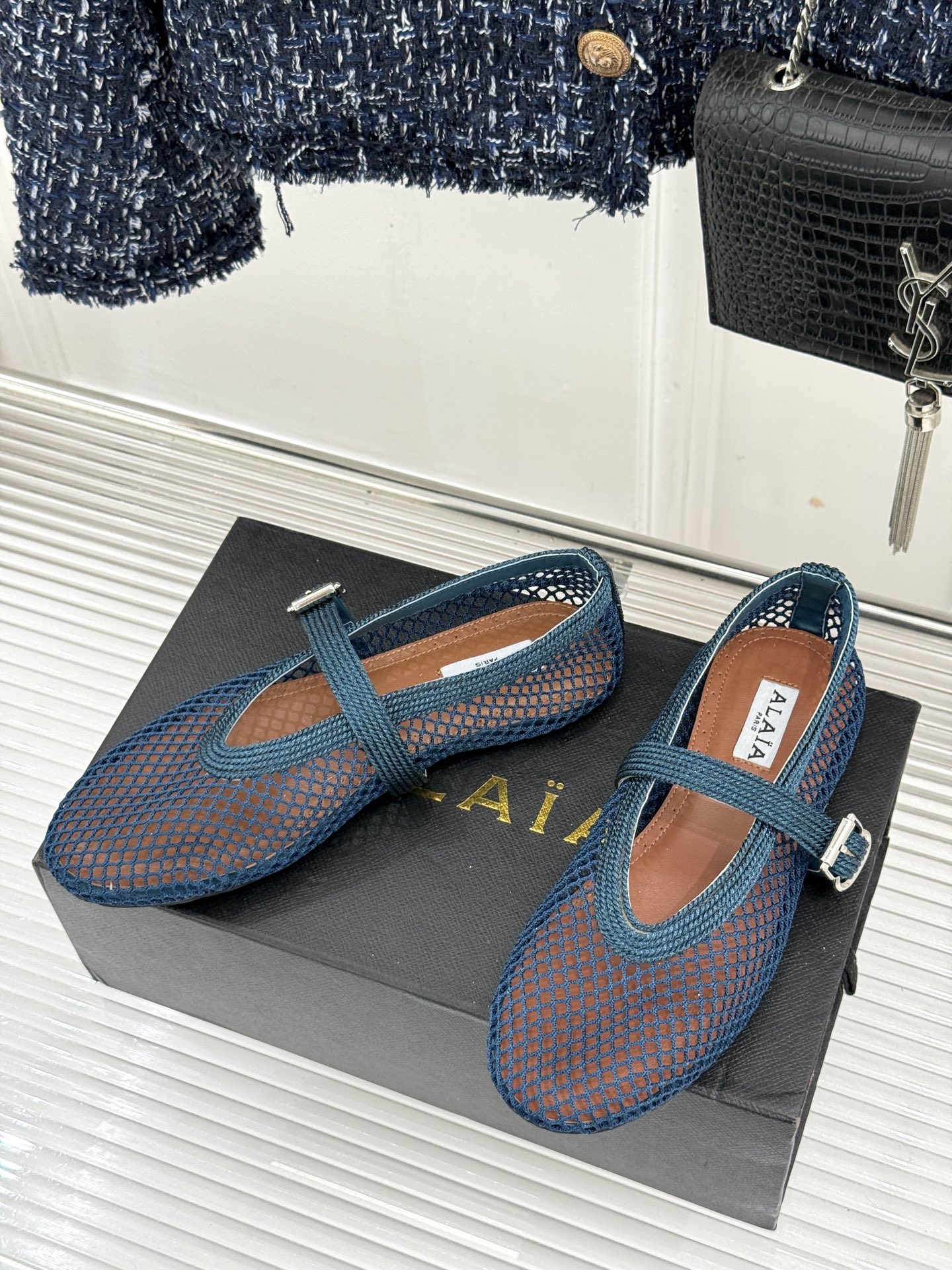 原版盒＋10 ALAÏA /阿莱雅 26WF新品 镂空网面平底玛丽珍鞋 网面镂空平底玛丽珍鞋 精致网格通透又轻盈 绒面锁