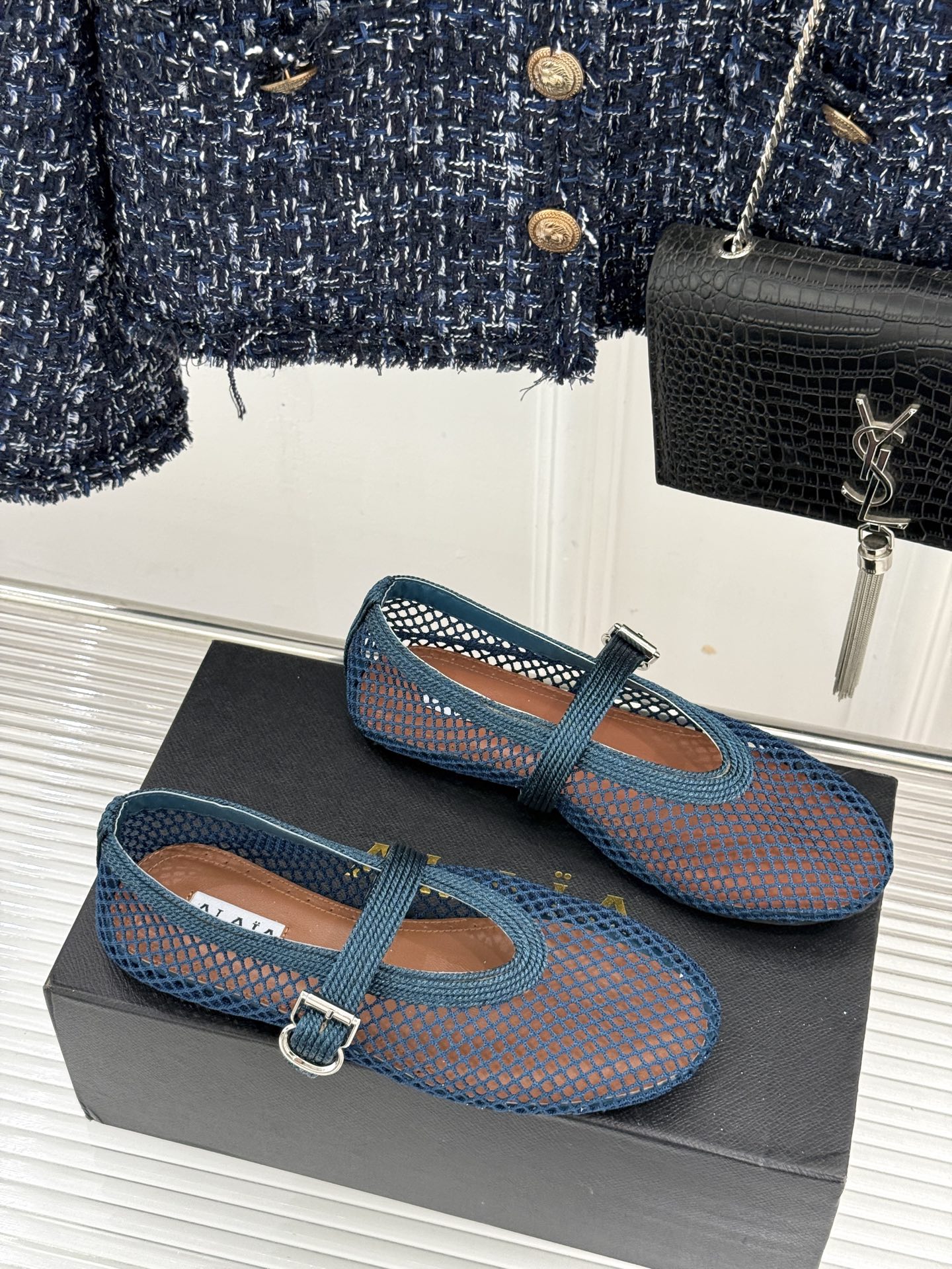 原版盒＋10 ALAÏA /阿莱雅 26WF新品 镂空网面平底玛丽珍鞋 网面镂空平底玛丽珍鞋 精致网格通透又轻盈 绒面锁