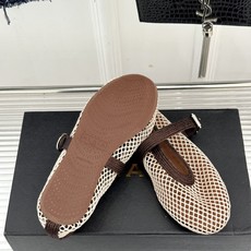 原版盒+10 ALAÏA /阿莱雅 26WF新品 镂空网面平底玛丽珍鞋 网面镂空平底玛丽珍鞋 精致网格通透又轻盈 绒面锁 原版盒+10 ALAÏA /阿莱雅 26WF新品 镂空网面平底玛丽珍鞋 网面镂空平底玛丽珍鞋 精致网格通透又轻盈 绒面锁