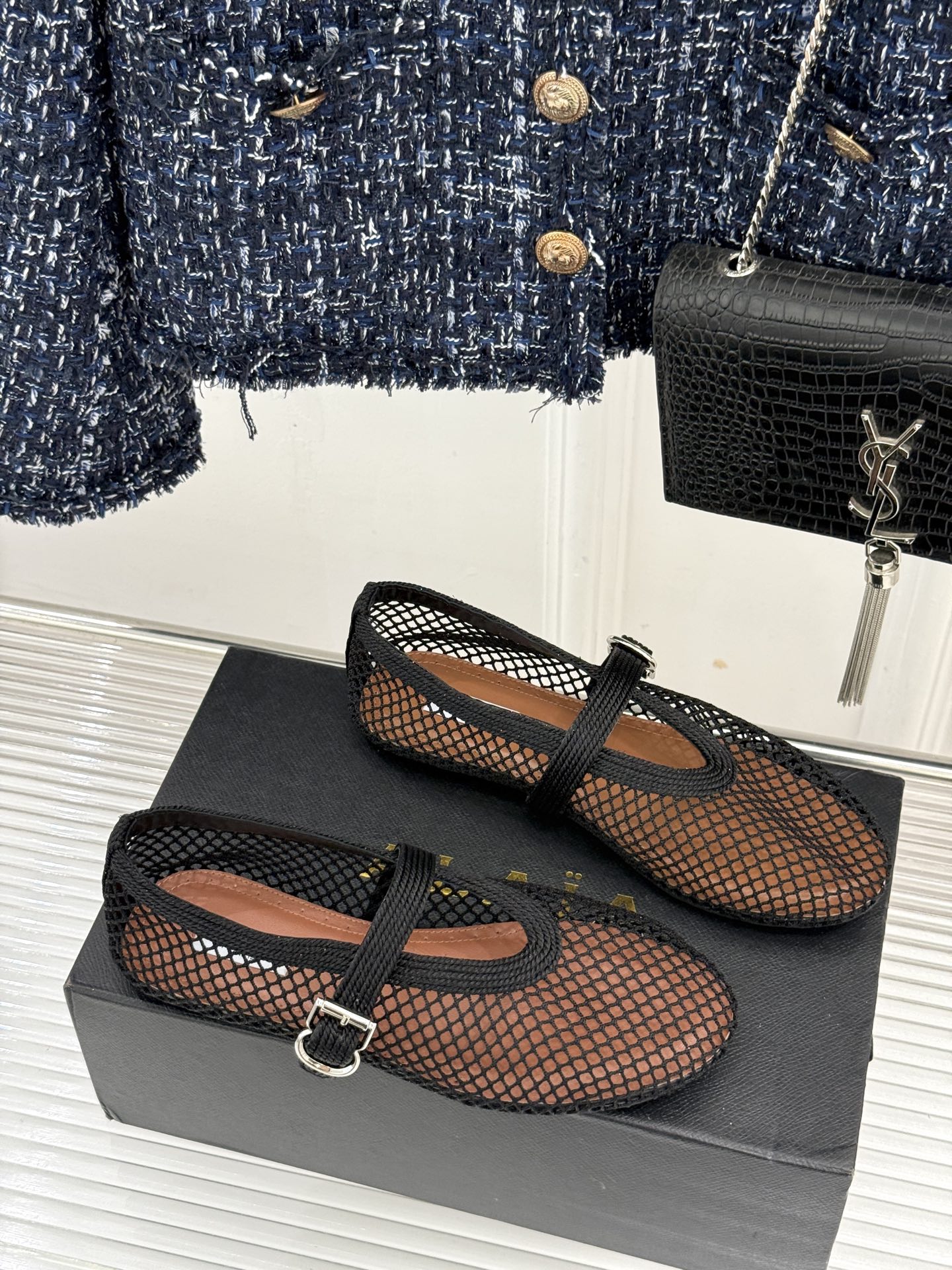 原版盒＋10 ALAÏA /阿莱雅 26WF新品 镂空网面平底玛丽珍鞋 网面镂空平底玛丽珍鞋 精致网格通透又轻盈 绒面锁