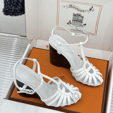 (配原版飞机盒) Hermès/爱马仕26WF新品镂空 罗马猪笼猪鼻子坡跟凉鞋 罗马猪笼镂空太有腔调 标志性猪鼻扣辨识度 (配原版飞机盒) Hermès/爱马仕26WF新品镂空 罗马猪笼猪鼻子坡跟凉鞋 罗马猪笼镂空太有腔调 标志性猪鼻扣辨识度