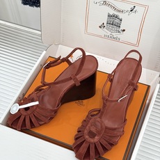(配原版飞机盒) Hermès/爱马仕26WF新品镂空 罗马猪笼猪鼻子坡跟凉鞋 罗马猪笼镂空太有腔调 标志性猪鼻扣辨识度 (配原版飞机盒) Hermès/爱马仕26WF新品镂空 罗马猪笼猪鼻子坡跟凉鞋 罗马猪笼镂空太有腔调 标志性猪鼻扣辨识度