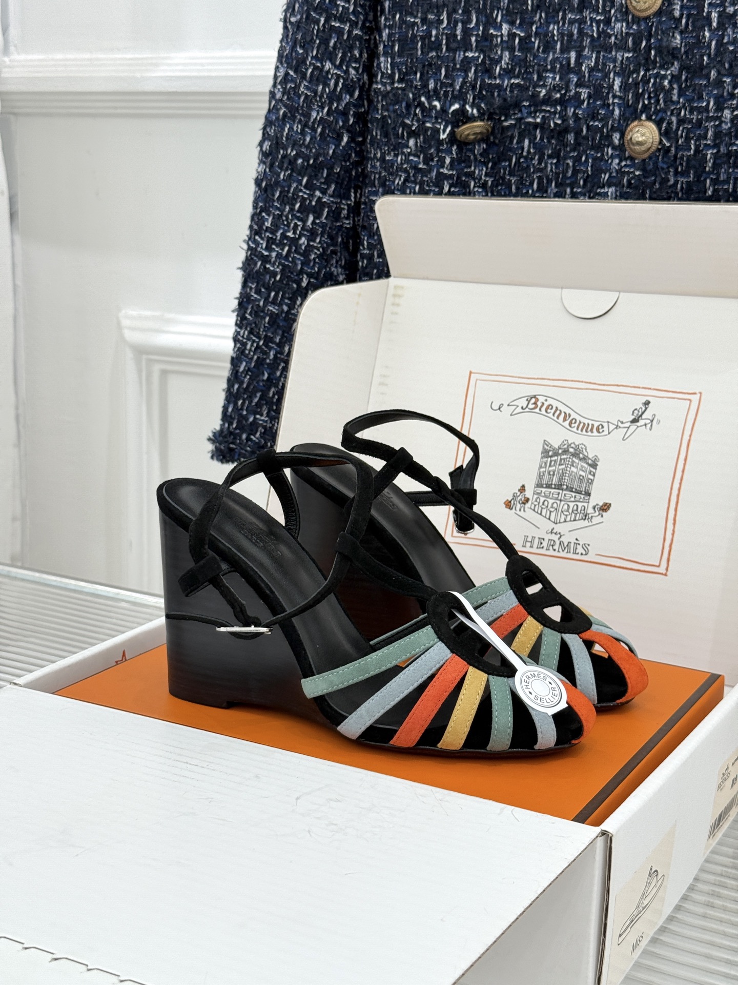 （配原版飞机盒） Hermès/爱马仕26WF新品镂空 罗马猪笼猪鼻子坡跟凉鞋 罗马猪笼镂空太有腔调 标志性猪鼻扣辨识度