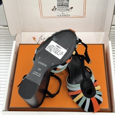 (配原版飞机盒) Hermès/爱马仕26WF新品镂空 罗马猪笼猪鼻子坡跟凉鞋 罗马猪笼镂空太有腔调 标志性猪鼻扣辨识度 (配原版飞机盒) Hermès/爱马仕26WF新品镂空 罗马猪笼猪鼻子坡跟凉鞋 罗马猪笼镂空太有腔调 标志性猪鼻扣辨识度