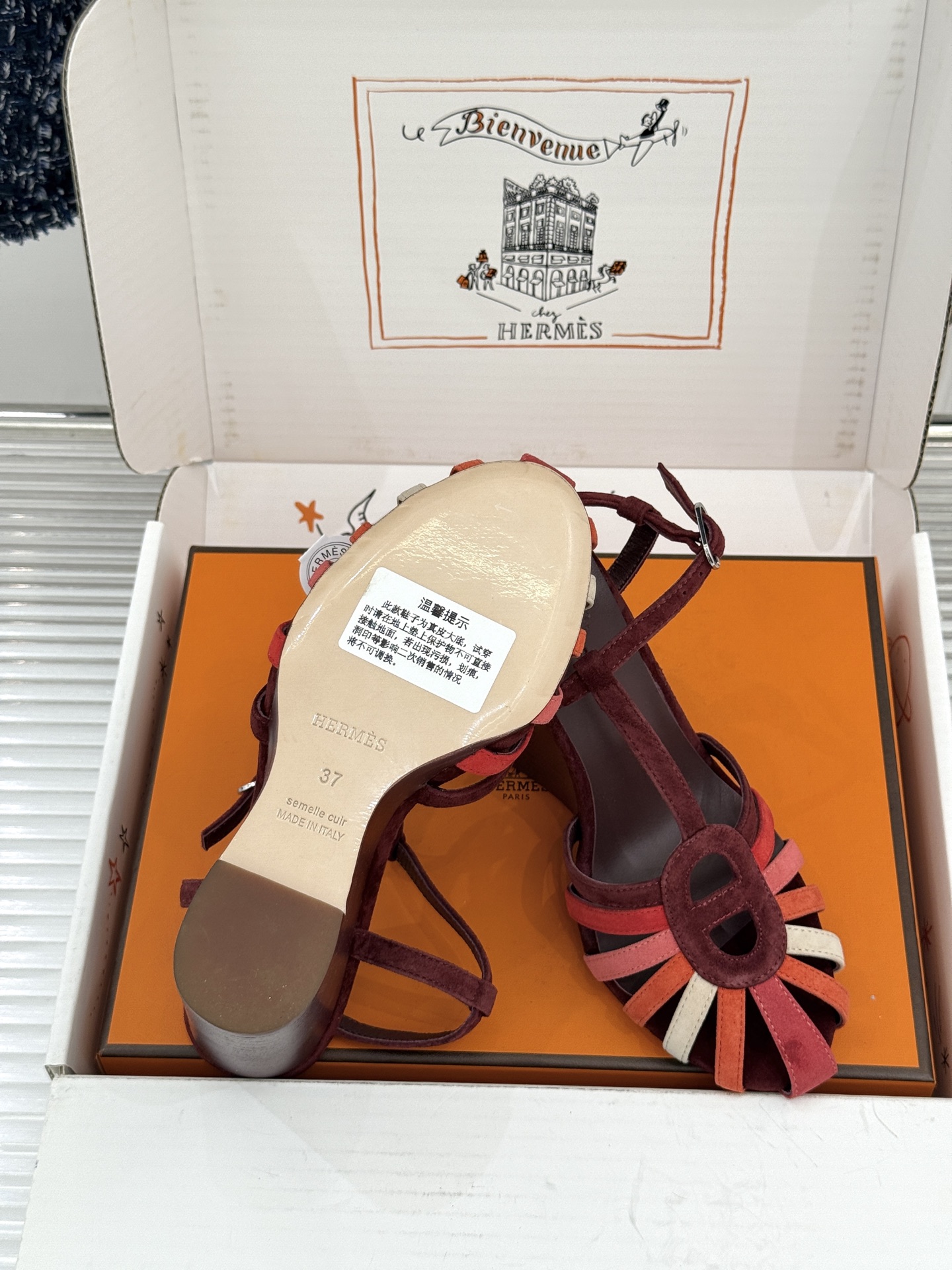 （配原版飞机盒） Hermès/爱马仕26WF新品镂空 罗马猪笼猪鼻子坡跟凉鞋 罗马猪笼镂空太有腔调 标志性猪鼻扣辨识度