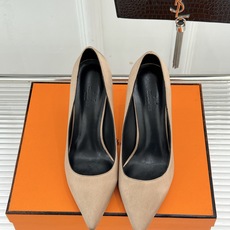 Hermès/爱马仕26WF新品 金属链条跟尖头高跟鞋 金属链条跟辨识度拉满 尖头剪裁显脚瘦 细跟拉长腿部线条比例 搭裙 Hermès/爱马仕26WF新品 金属链条跟尖头高跟鞋 金属链条跟辨识度拉满 尖头剪裁显脚瘦 细跟拉长腿部线条比例 搭裙