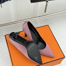 Hermès/爱马仕26WF新品 金属链条跟尖头高跟鞋 金属链条跟辨识度拉满 尖头剪裁显脚瘦 细跟拉长腿部线条比例 搭裙 Hermès/爱马仕26WF新品 金属链条跟尖头高跟鞋 金属链条跟辨识度拉满 尖头剪裁显脚瘦 细跟拉长腿部线条比例 搭裙