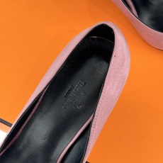 Hermès/爱马仕26WF新品 金属链条跟尖头高跟鞋 金属链条跟辨识度拉满 尖头剪裁显脚瘦 细跟拉长腿部线条比例 搭裙 Hermès/爱马仕26WF新品 金属链条跟尖头高跟鞋 金属链条跟辨识度拉满 尖头剪裁显脚瘦 细跟拉长腿部线条比例 搭裙