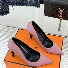 Hermès/爱马仕26WF新品 金属链条跟尖头高跟鞋 金属链条跟辨识度拉满 尖头剪裁显脚瘦 细跟拉长腿部线条比例 搭裙 Hermès/爱马仕26WF新品 金属链条跟尖头高跟鞋 金属链条跟辨识度拉满 尖头剪裁显脚瘦 细跟拉长腿部线条比例 搭裙
