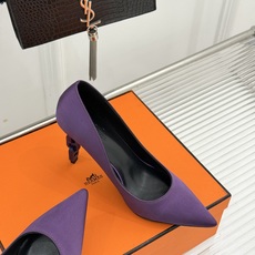 Hermès/爱马仕26WF新品 金属链条跟尖头高跟鞋 金属链条跟辨识度拉满 尖头剪裁显脚瘦 细跟拉长腿部线条比例 搭裙 Hermès/爱马仕26WF新品 金属链条跟尖头高跟鞋 金属链条跟辨识度拉满 尖头剪裁显脚瘦 细跟拉长腿部线条比例 搭裙