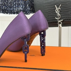 Hermès/爱马仕26WF新品 金属链条跟尖头高跟鞋 金属链条跟辨识度拉满 尖头剪裁显脚瘦 细跟拉长腿部线条比例 搭裙 Hermès/爱马仕26WF新品 金属链条跟尖头高跟鞋 金属链条跟辨识度拉满 尖头剪裁显脚瘦 细跟拉长腿部线条比例 搭裙