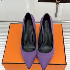 Hermès/爱马仕26WF新品 金属链条跟尖头高跟鞋 金属链条跟辨识度拉满 尖头剪裁显脚瘦 细跟拉长腿部线条比例 搭裙 Hermès/爱马仕26WF新品 金属链条跟尖头高跟鞋 金属链条跟辨识度拉满 尖头剪裁显脚瘦 细跟拉长腿部线条比例 搭裙