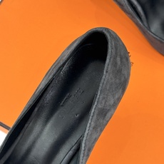 Hermès/爱马仕26WF新品 金属链条跟尖头高跟鞋 金属链条跟辨识度拉满 尖头剪裁显脚瘦 细跟拉长腿部线条比例 搭裙 Hermès/爱马仕26WF新品 金属链条跟尖头高跟鞋 金属链条跟辨识度拉满 尖头剪裁显脚瘦 细跟拉长腿部线条比例 搭裙