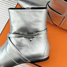 Hermès/爱马仕26WF新品Kelly扣 尖头侧拉链性感猫跟平底短靴 Kelly锁扣镌刻经典标识 尖头微露性感氛围感 Hermès/爱马仕26WF新品Kelly扣 尖头侧拉链性感猫跟平底短靴 Kelly锁扣镌刻经典标识 尖头微露性感氛围感