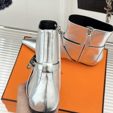 Hermès/爱马仕26WF新品Kelly扣 尖头侧拉链性感猫跟平底短靴 Kelly锁扣镌刻经典标识 尖头微露性感氛围感 Hermès/爱马仕26WF新品Kelly扣 尖头侧拉链性感猫跟平底短靴 Kelly锁扣镌刻经典标识 尖头微露性感氛围感