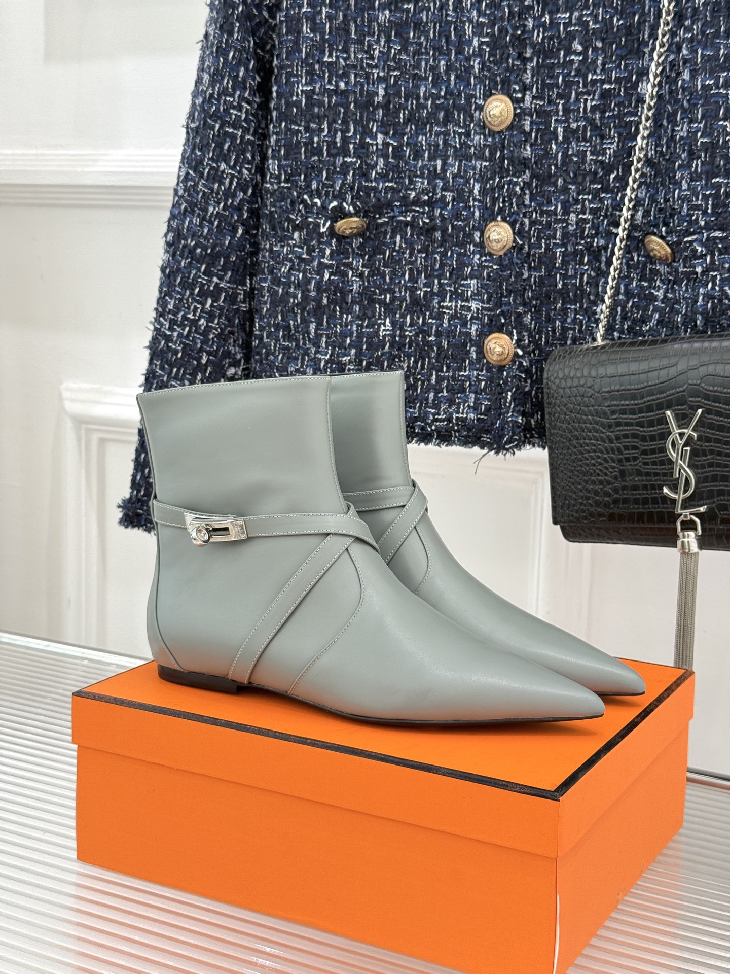 Hermès/爱马仕26WF新品Kelly扣 尖头侧拉链性感猫跟平底短靴 Kelly锁扣镌刻经典标识 尖头微露性感氛围感