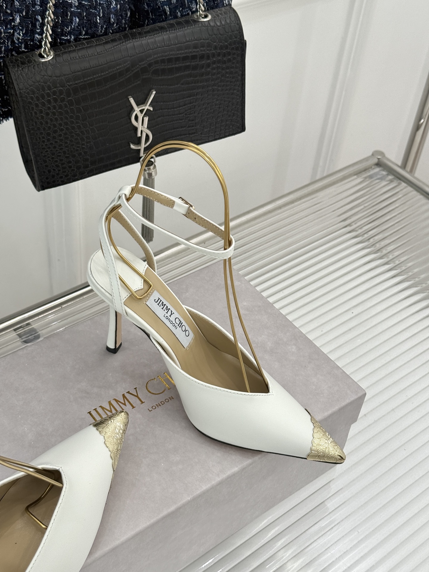 Jimmy Choo/吉米周26WF新品 皮面金属头高跟凉鞋 金属鞋头气场全开 亮面牛皮质感细腻高级 细高跟悄悄拉长比例