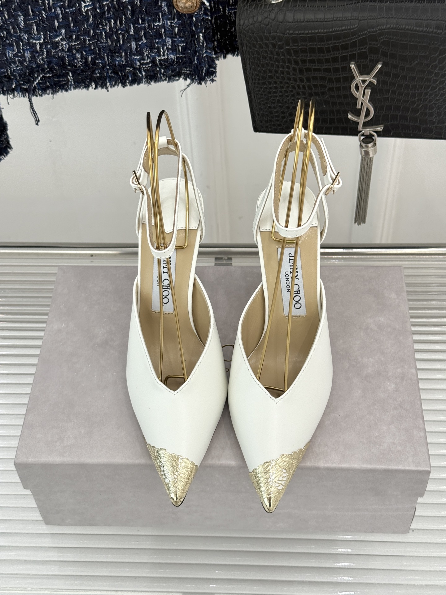 Jimmy Choo/吉米周26WF新品 皮面金属头高跟凉鞋 金属鞋头气场全开 亮面牛皮质感细腻高级 细高跟悄悄拉长比例