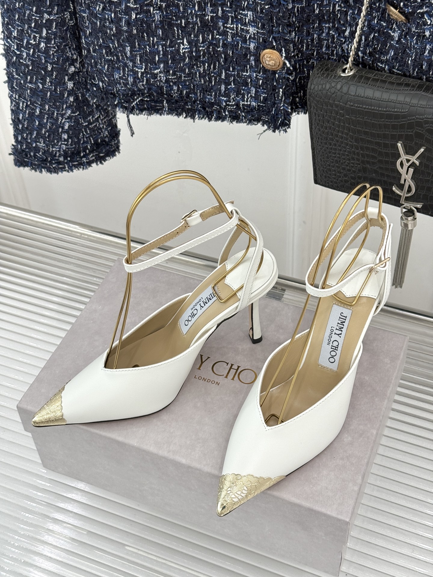 Jimmy Choo/吉米周26WF新品 皮面金属头高跟凉鞋 金属鞋头气场全开 亮面牛皮质感细腻高级 细高跟悄悄拉长比例