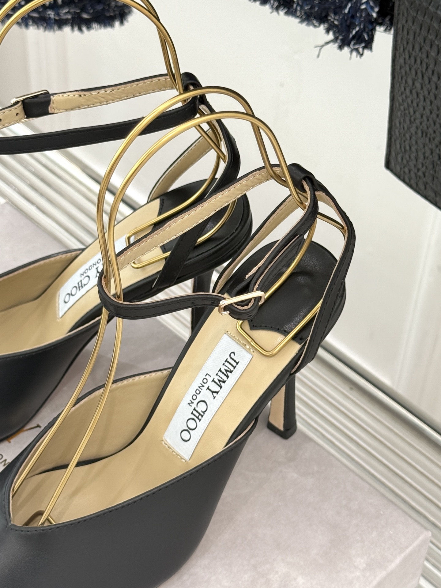 Jimmy Choo/吉米周26WF新品 皮面金属头高跟凉鞋 金属鞋头气场全开 亮面牛皮质感细腻高级 细高跟悄悄拉长比例