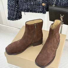 unfolio26WF秋冬新品复古 极简侧拉链粗跟短靴 极简线条自带高级感 侧边拉链穿脱格外省心 粗跟稳走好穿不累 头层 unfolio26WF秋冬新品复古 极简侧拉链粗跟短靴 极简线条自带高级感 侧边拉链穿脱格外省心 粗跟稳走好穿不累 头层