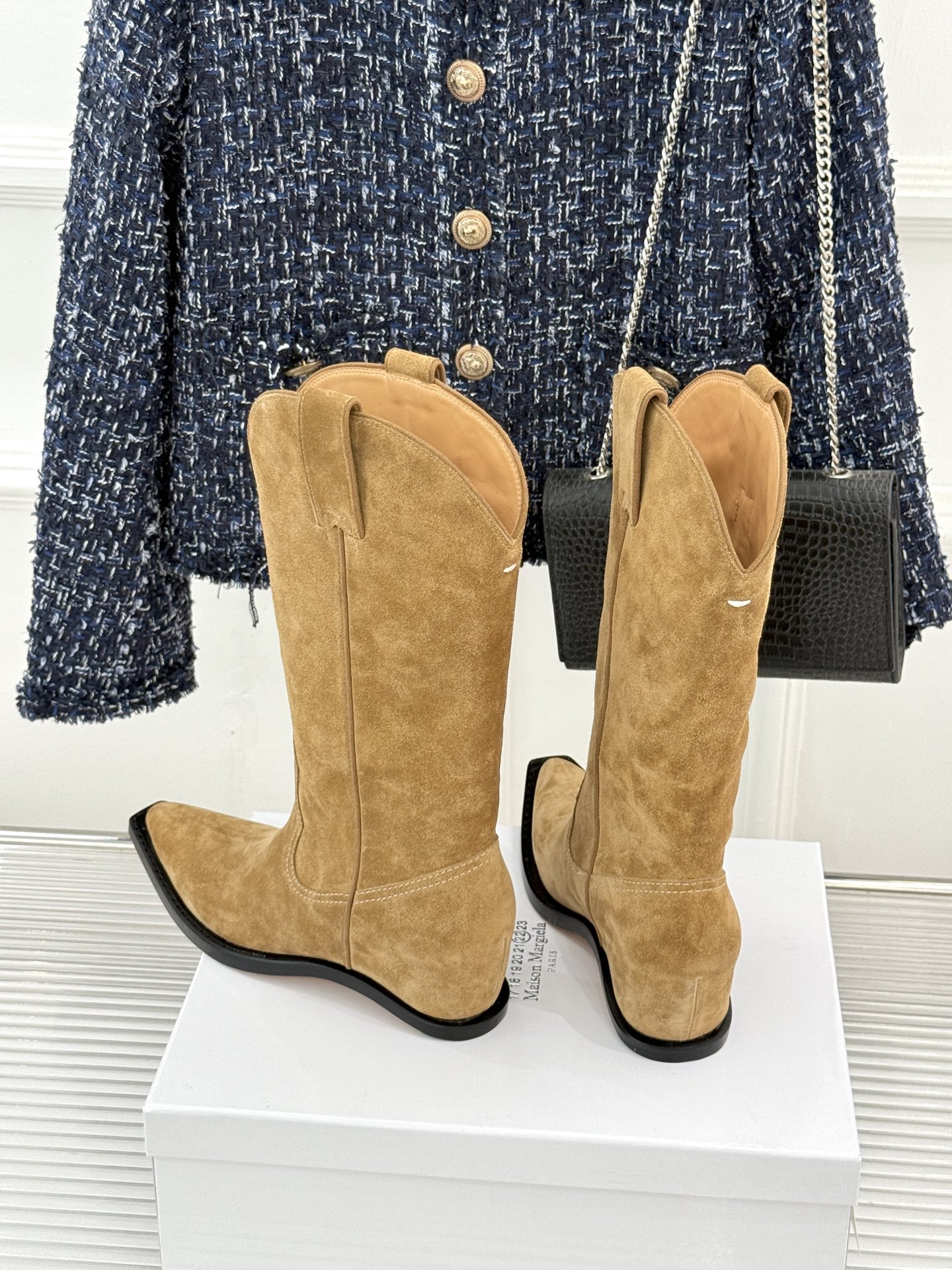MaisonMargiela｜MM6马吉拉 复古内增高西部牛仔靴中筒靴 复古坡跟松弛感拉满 中筒剪裁利落超显腿直 内增高