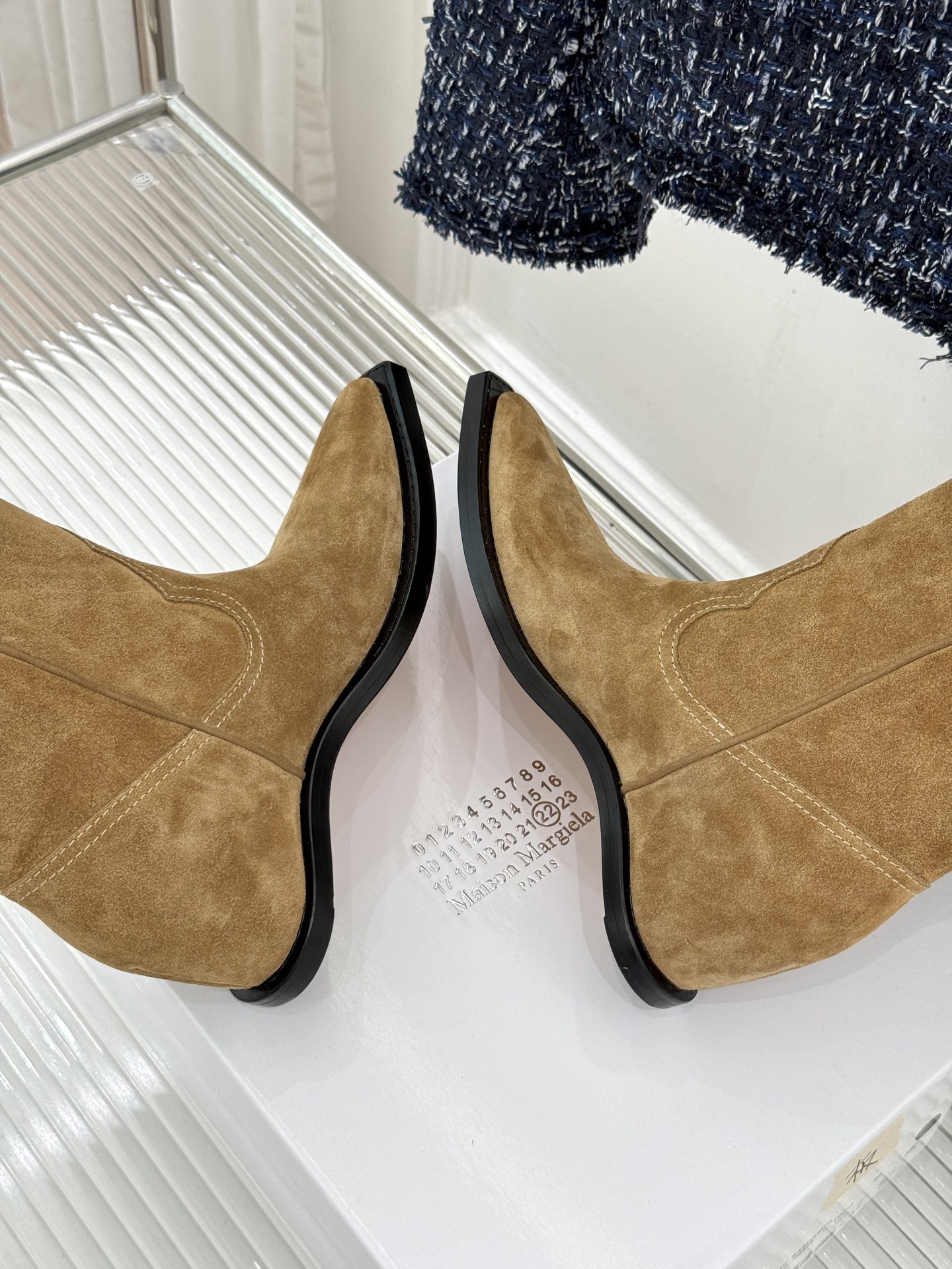 MaisonMargiela｜MM6马吉拉 复古内增高西部牛仔靴中筒靴 复古坡跟松弛感拉满 中筒剪裁利落超显腿直 内增高