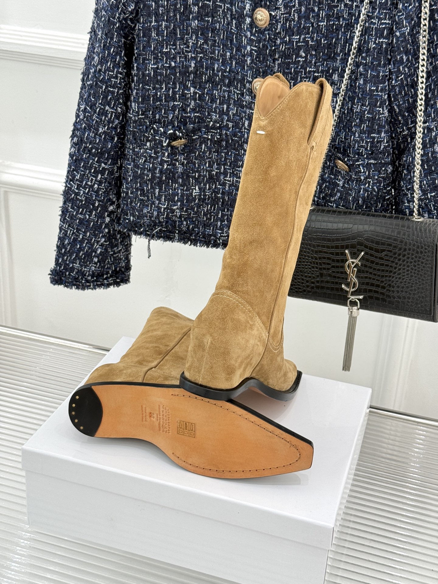 MaisonMargiela｜MM6马吉拉 复古内增高西部牛仔靴中筒靴 复古坡跟松弛感拉满 中筒剪裁利落超显腿直 内增高