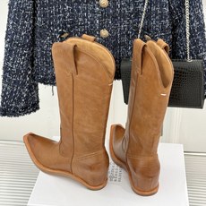 MaisonMargiela|MM6马吉拉 复古内增高西部牛仔靴中筒靴 复古坡跟松弛感拉满 中筒剪裁利落超显腿直 内增高 MaisonMargiela|MM6马吉拉 复古内增高西部牛仔靴中筒靴 复古坡跟松弛感拉满 中筒剪裁利落超显腿直 内增高