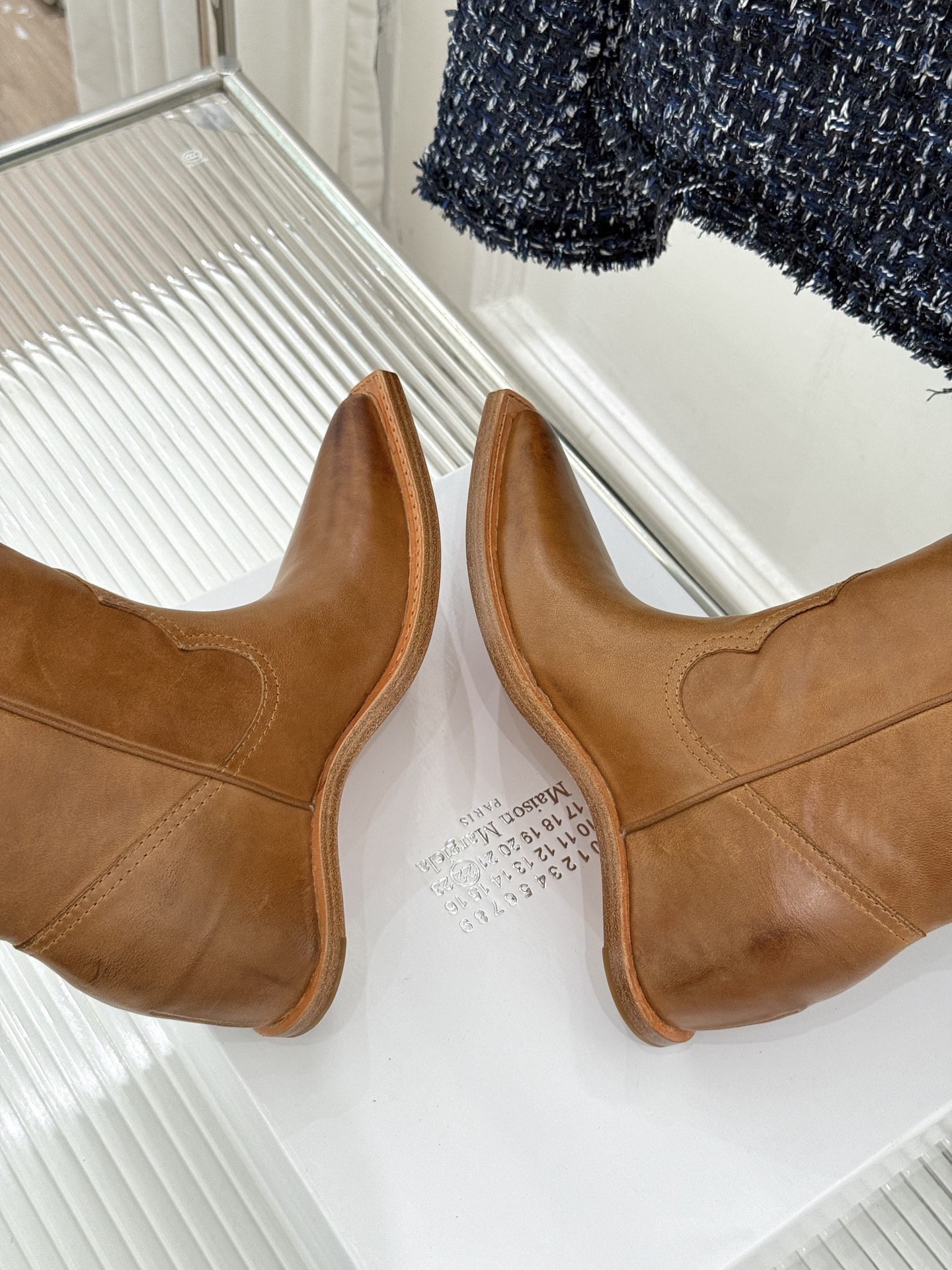 MaisonMargiela|MM6马吉拉 复古内增高西部牛仔靴中筒靴 复古坡跟松弛感拉满 中筒剪裁利落超显腿直 内增高 MaisonMargiela|MM6马吉拉 复古内增高西部牛仔靴中筒靴 复古坡跟松弛感拉满 中筒剪裁利落超显腿直 内增高