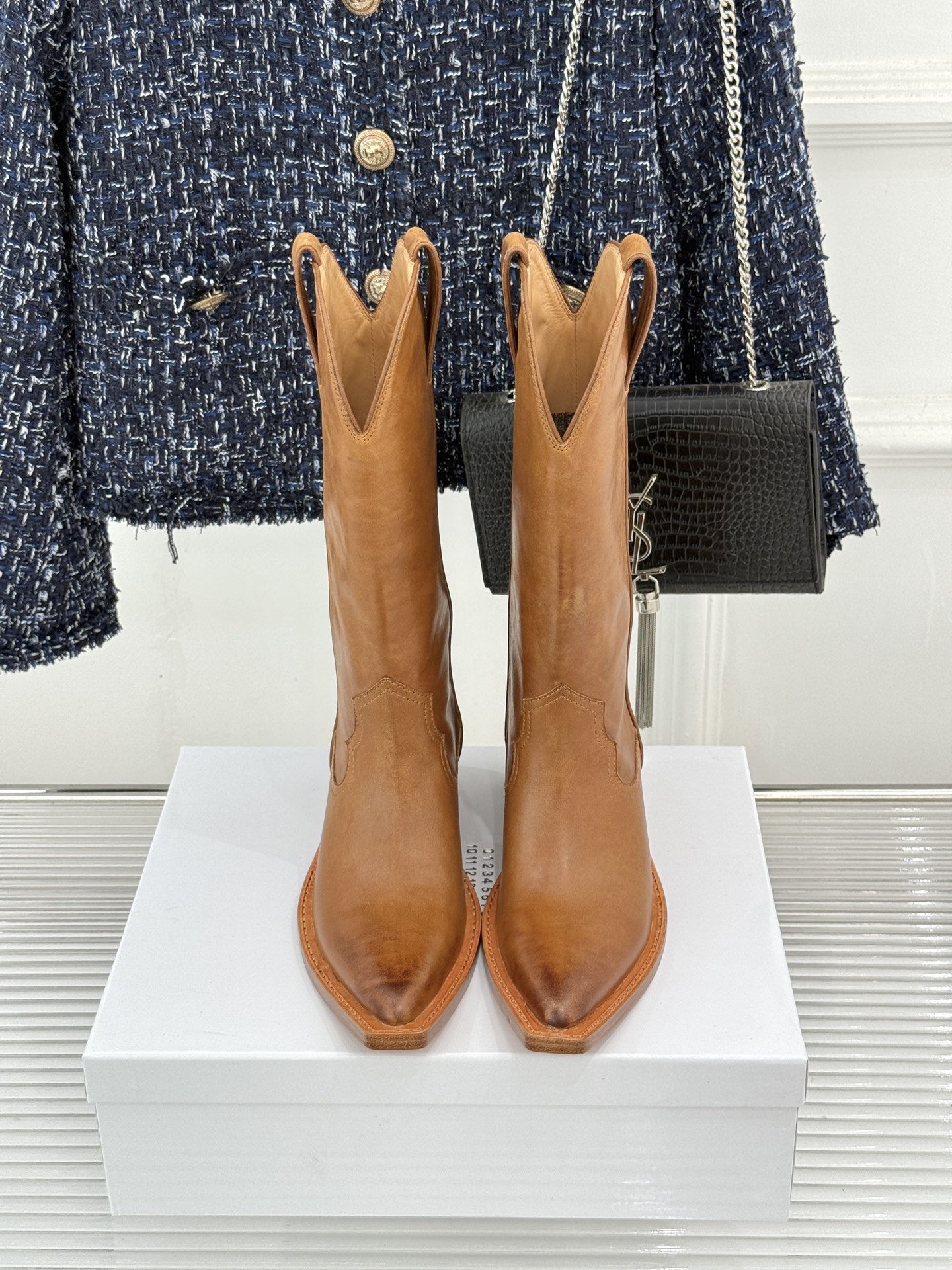 MaisonMargiela|MM6马吉拉 复古内增高西部牛仔靴中筒靴 复古坡跟松弛感拉满 中筒剪裁利落超显腿直 内增高 MaisonMargiela|MM6马吉拉 复古内增高西部牛仔靴中筒靴 复古坡跟松弛感拉满 中筒剪裁利落超显腿直 内增高