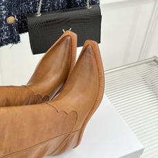 MaisonMargiela|MM6马吉拉 复古内增高西部牛仔靴中筒靴 复古坡跟松弛感拉满 中筒剪裁利落超显腿直 内增高 MaisonMargiela|MM6马吉拉 复古内增高西部牛仔靴中筒靴 复古坡跟松弛感拉满 中筒剪裁利落超显腿直 内增高