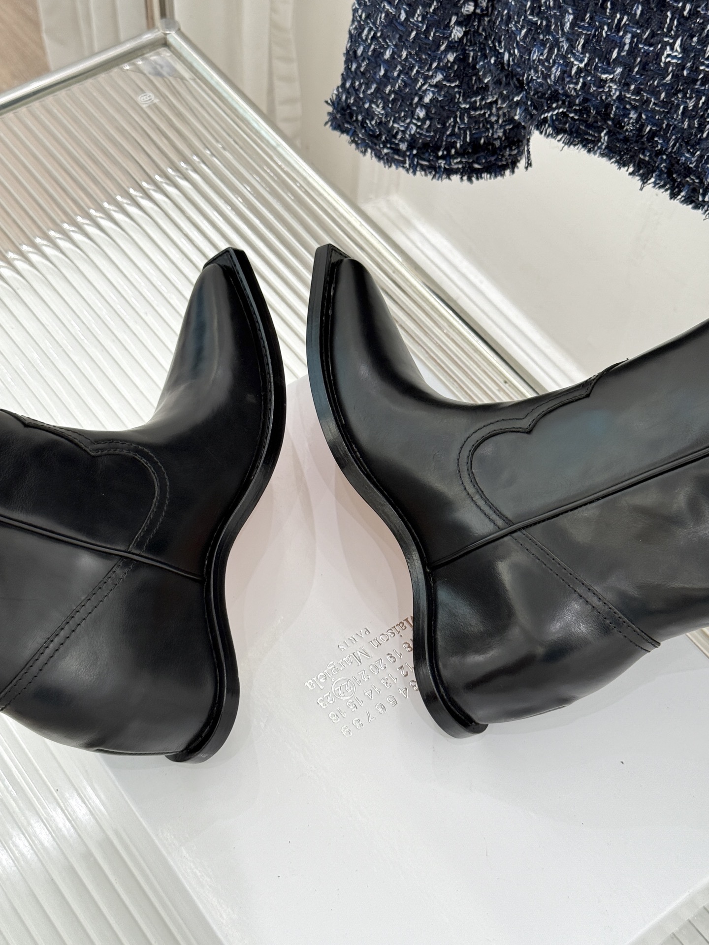 MaisonMargiela｜MM6马吉拉 复古内增高西部牛仔靴中筒靴 复古坡跟松弛感拉满 中筒剪裁利落超显腿直 内增高