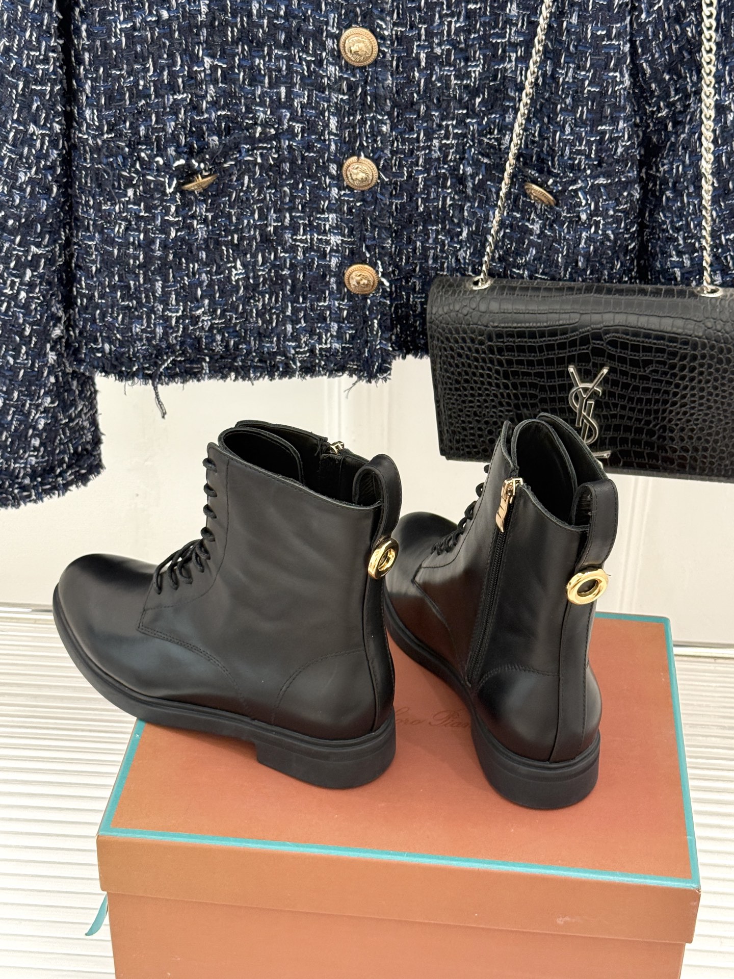 Loro Piana/lp🌾26WF秋冬新品复古 极简系带侧拉链马丁靴短靴 极简复古老钱格调拉满 系带侧拉链穿脱超省心 