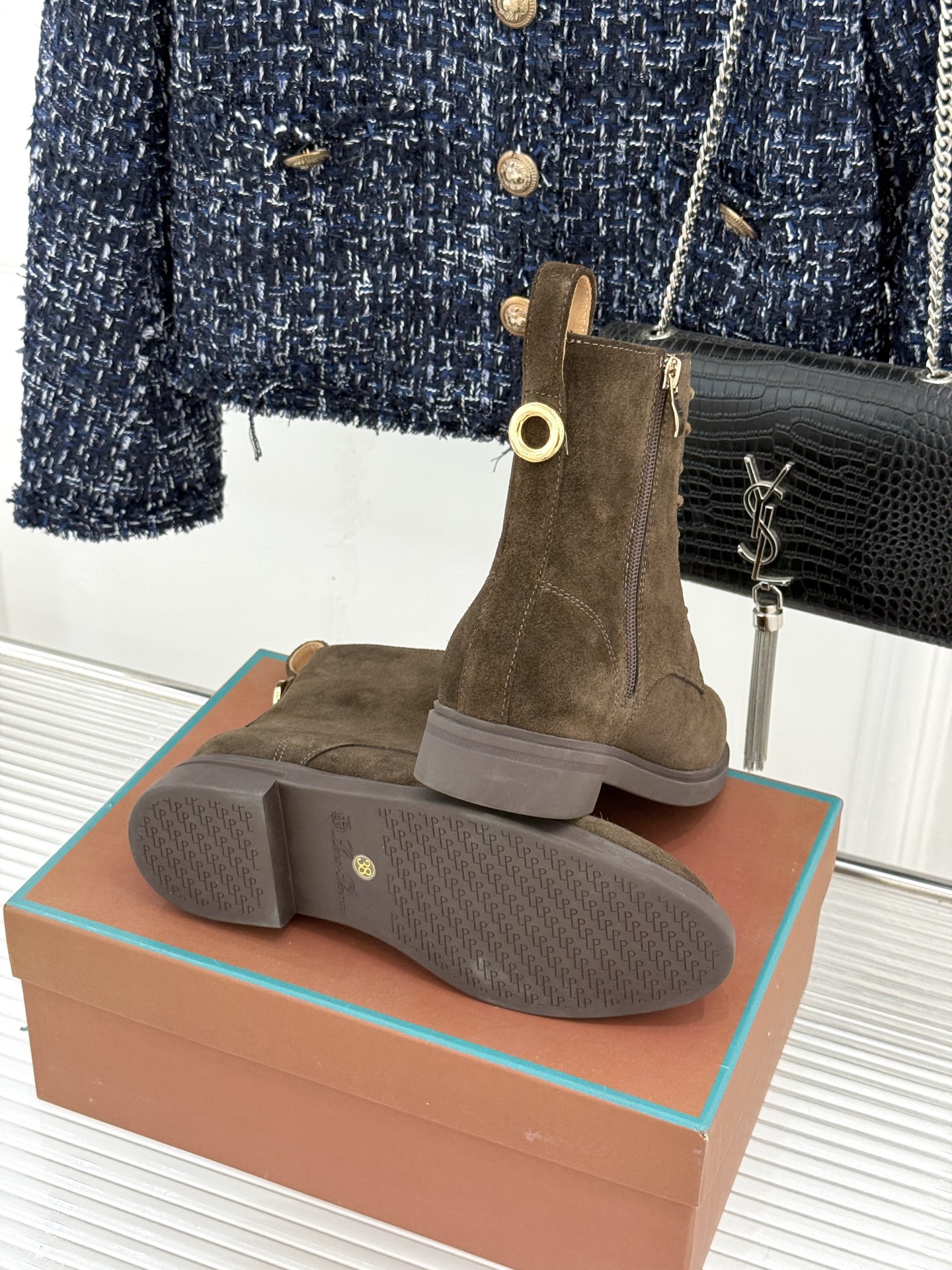 Loro Piana/lp🌾26WF秋冬新品复古 极简系带侧拉链马丁靴短靴 极简复古老钱格调拉满 系带侧拉链穿脱超省心 