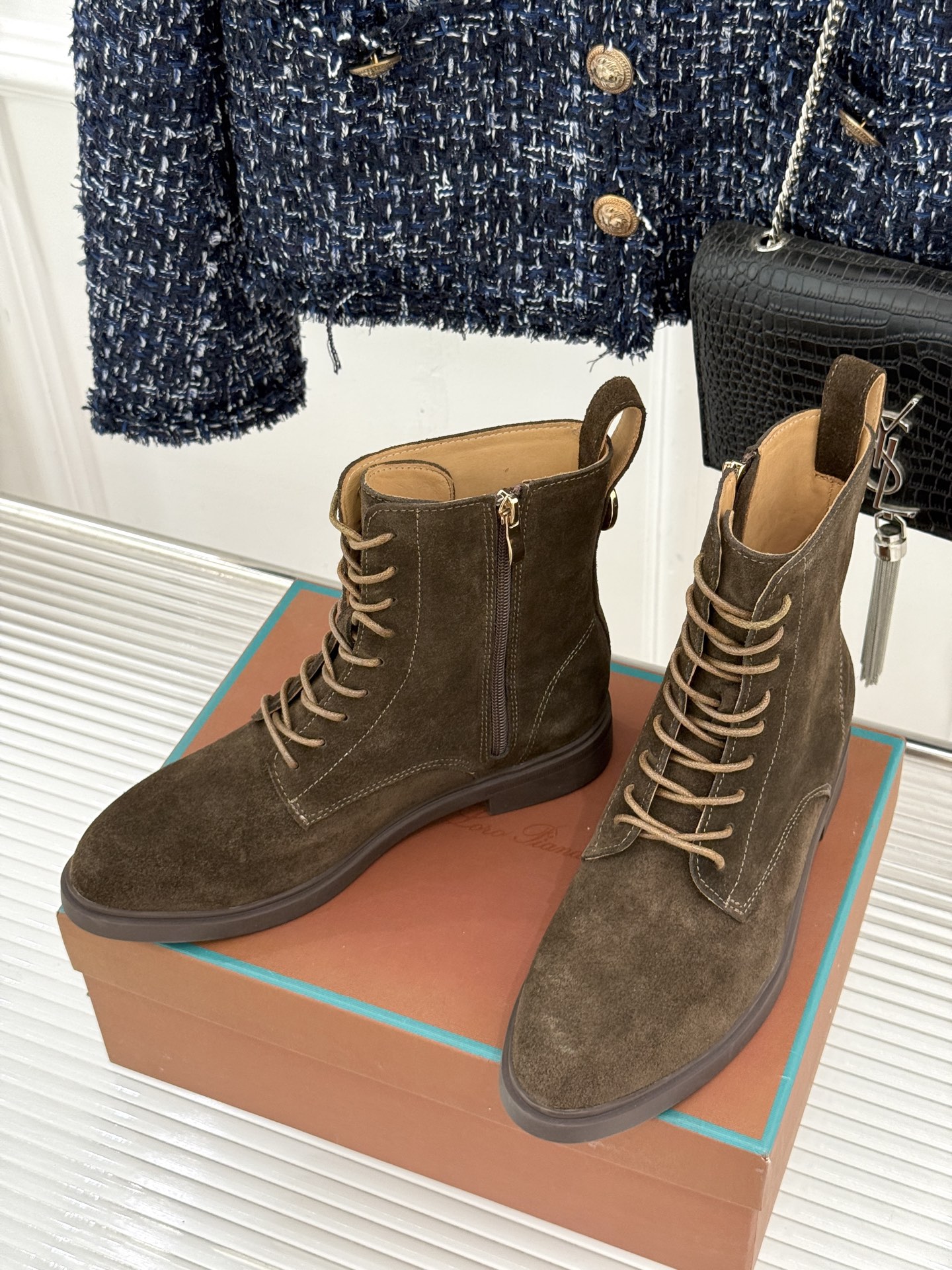 Loro Piana/lp🌾26WF秋冬新品复古 极简系带侧拉链马丁靴短靴 极简复古老钱格调拉满 系带侧拉链穿脱超省心 