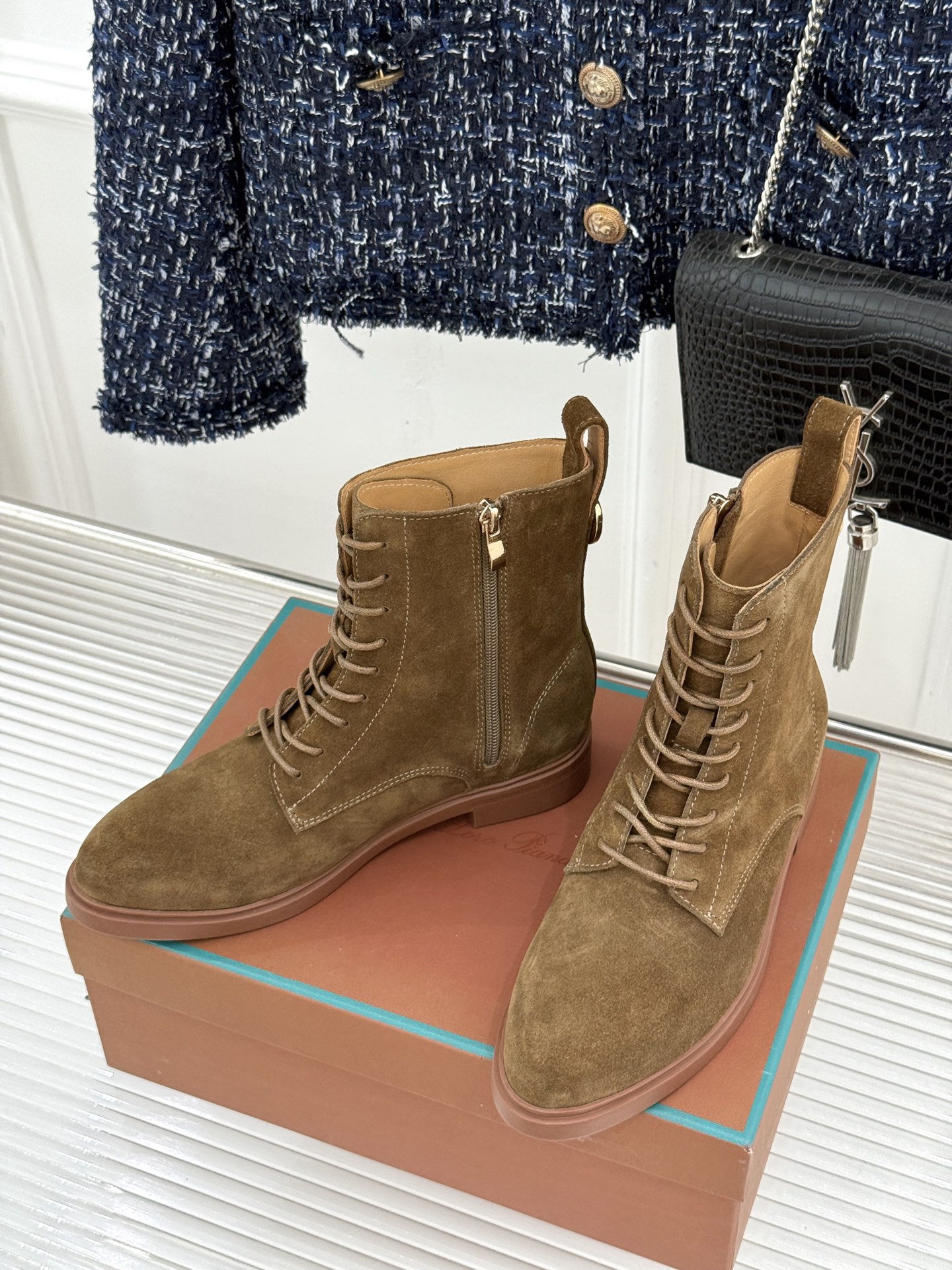 Loro Piana/lp🌾26WF秋冬新品复古 极简系带侧拉链马丁靴短靴 极简复古老钱格调拉满 系带侧拉链穿脱超省心 