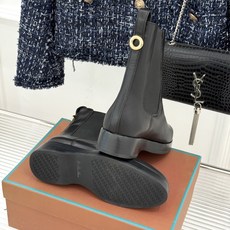 Loro Piana/lp🌾26WF秋冬新品复古 极简切尔西短靴 这款短靴以“隐奢美学”重塑日常格调 让每一步都成为低调 Loro Piana/lp🌾26WF秋冬新品复古 极简切尔西短靴 这款短靴以“隐奢美学”重塑日常格调 让每一步都成为低调