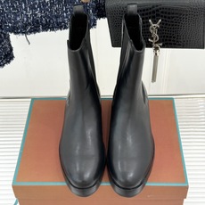 Loro Piana/lp🌾26WF秋冬新品复古 极简切尔西短靴 这款短靴以“隐奢美学”重塑日常格调 让每一步都成为低调 Loro Piana/lp🌾26WF秋冬新品复古 极简切尔西短靴 这款短靴以“隐奢美学”重塑日常格调 让每一步都成为低调