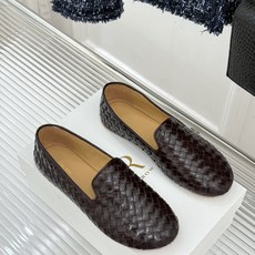 The Row 26WF新品复古编织 平底乐福鞋单鞋 静奢风完美诠释 手工编织细腻鞋面肌理 纹路间藏匠人温度 哑光真皮柔 The Row 26WF新品复古编织 平底乐福鞋单鞋 静奢风完美诠释 手工编织细腻鞋面肌理 纹路间藏匠人温度 哑光真皮柔