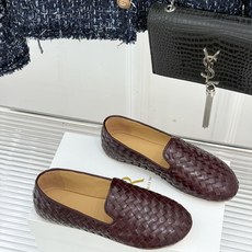 The Row 26WF新品复古编织 平底乐福鞋单鞋 静奢风完美诠释 手工编织细腻鞋面肌理 纹路间藏匠人温度 哑光真皮柔 The Row 26WF新品复古编织 平底乐福鞋单鞋 静奢风完美诠释 手工编织细腻鞋面肌理 纹路间藏匠人温度 哑光真皮柔