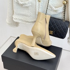 CHANE*|小香26B新品双C 尖头网纱拼接高跟短靴 尖头刺绣双C经典标识 通透网纱自带朦胧氛围感 细腻牛皮质感高级 CHANE*|小香26B新品双C 尖头网纱拼接高跟短靴 尖头刺绣双C经典标识 通透网纱自带朦胧氛围感 细腻牛皮质感高级