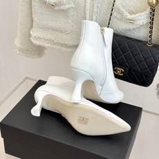 CHANE*|小香26B新品双C 尖头网纱拼接高跟短靴 尖头刺绣双C经典标识 通透网纱自带朦胧氛围感 细腻牛皮质感高级 CHANE*|小香26B新品双C 尖头网纱拼接高跟短靴 尖头刺绣双C经典标识 通透网纱自带朦胧氛围感 细腻牛皮质感高级